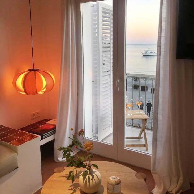 Beachfront Suite In Cadaques Center Buitenkant foto
